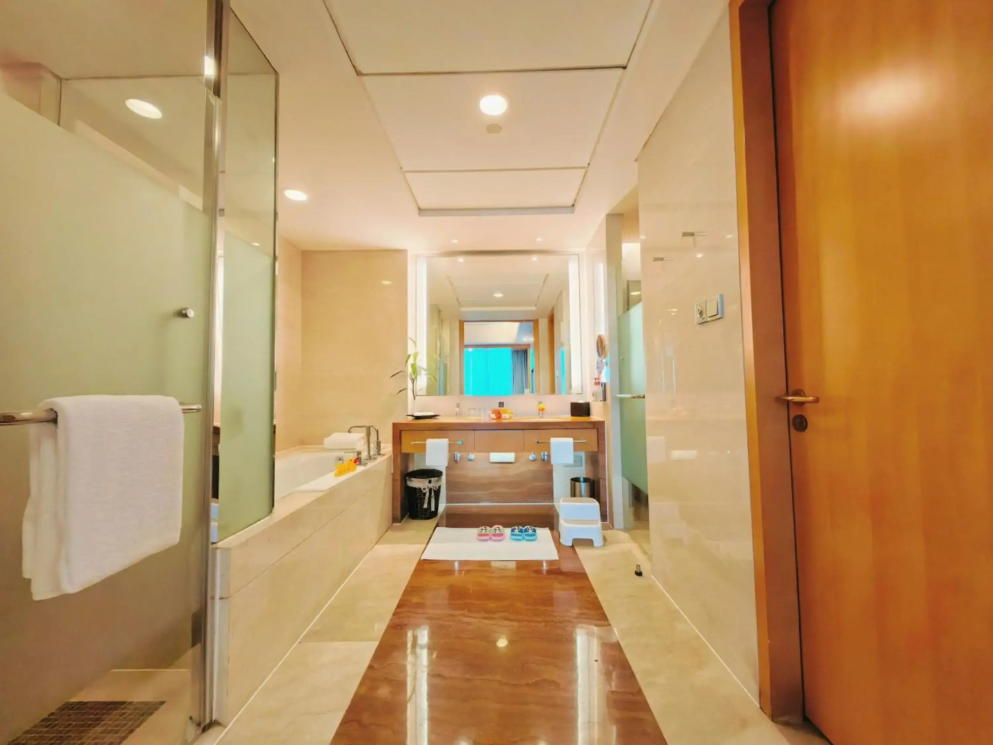 Crowne Plaza Yichang by IHG