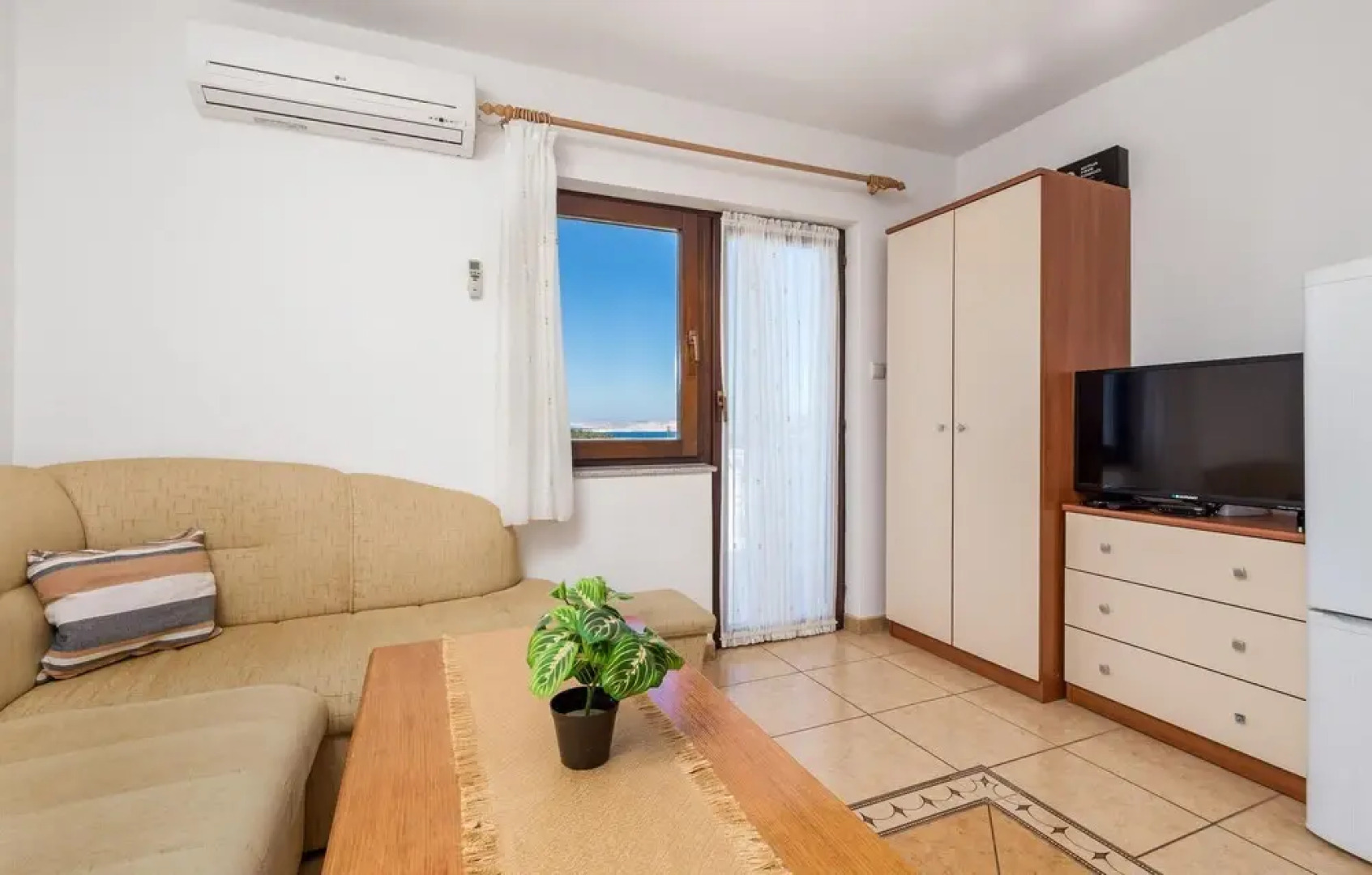 Nice Home in Jablanac With Wifi and 1 Bedrooms