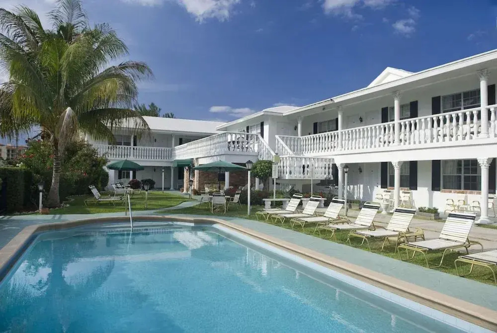 Carriage House Resort Motel