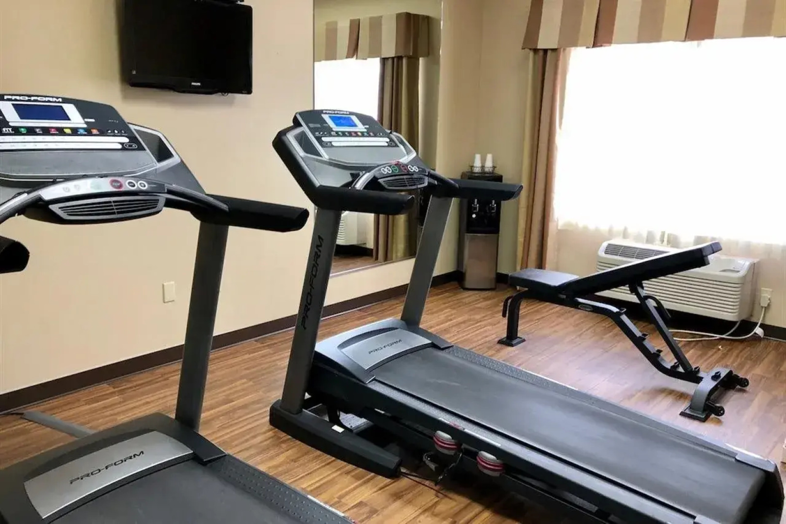 Quality Inn & Suites Hendersonville - Flat Rock