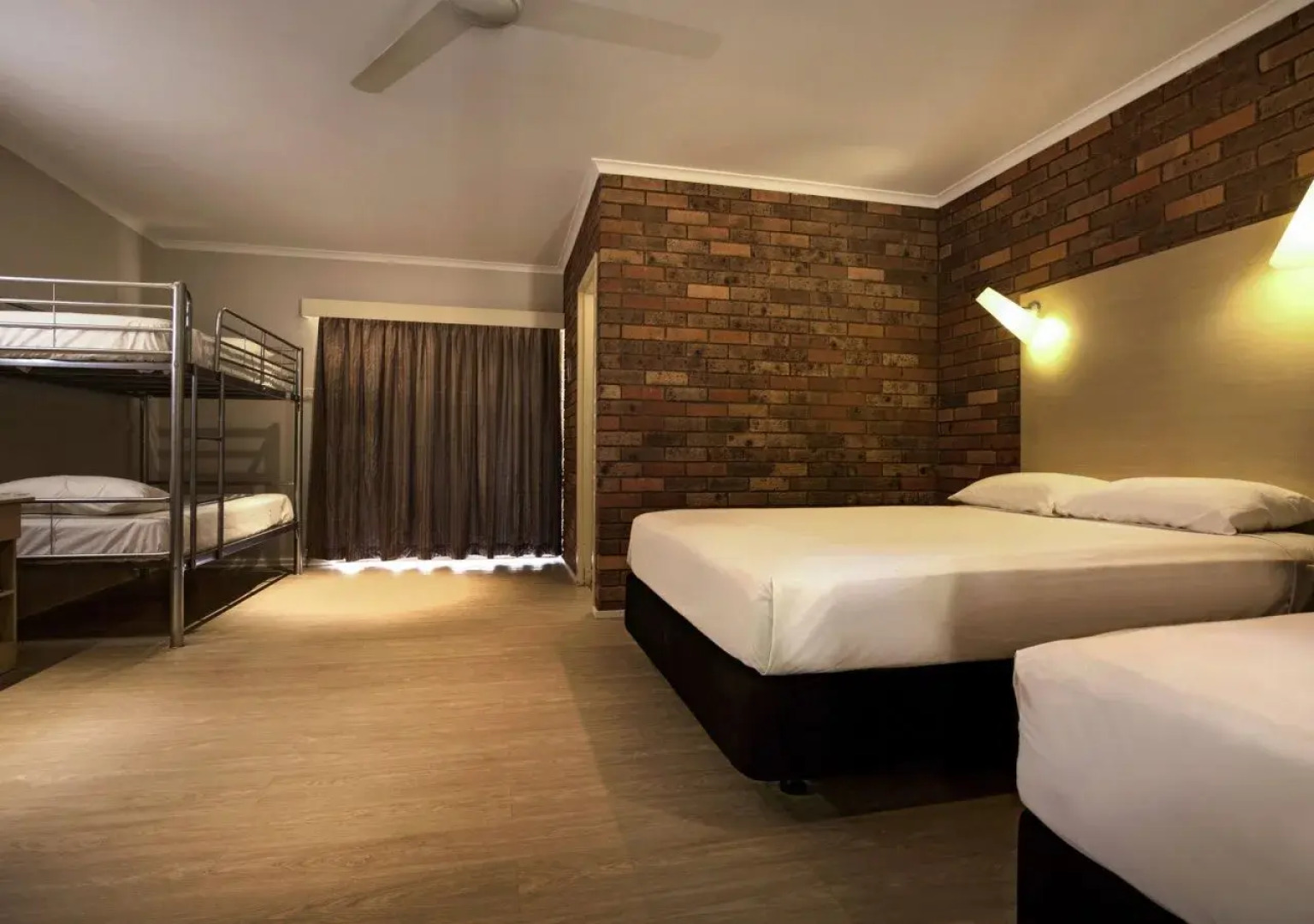 Contour Hotel Katherine