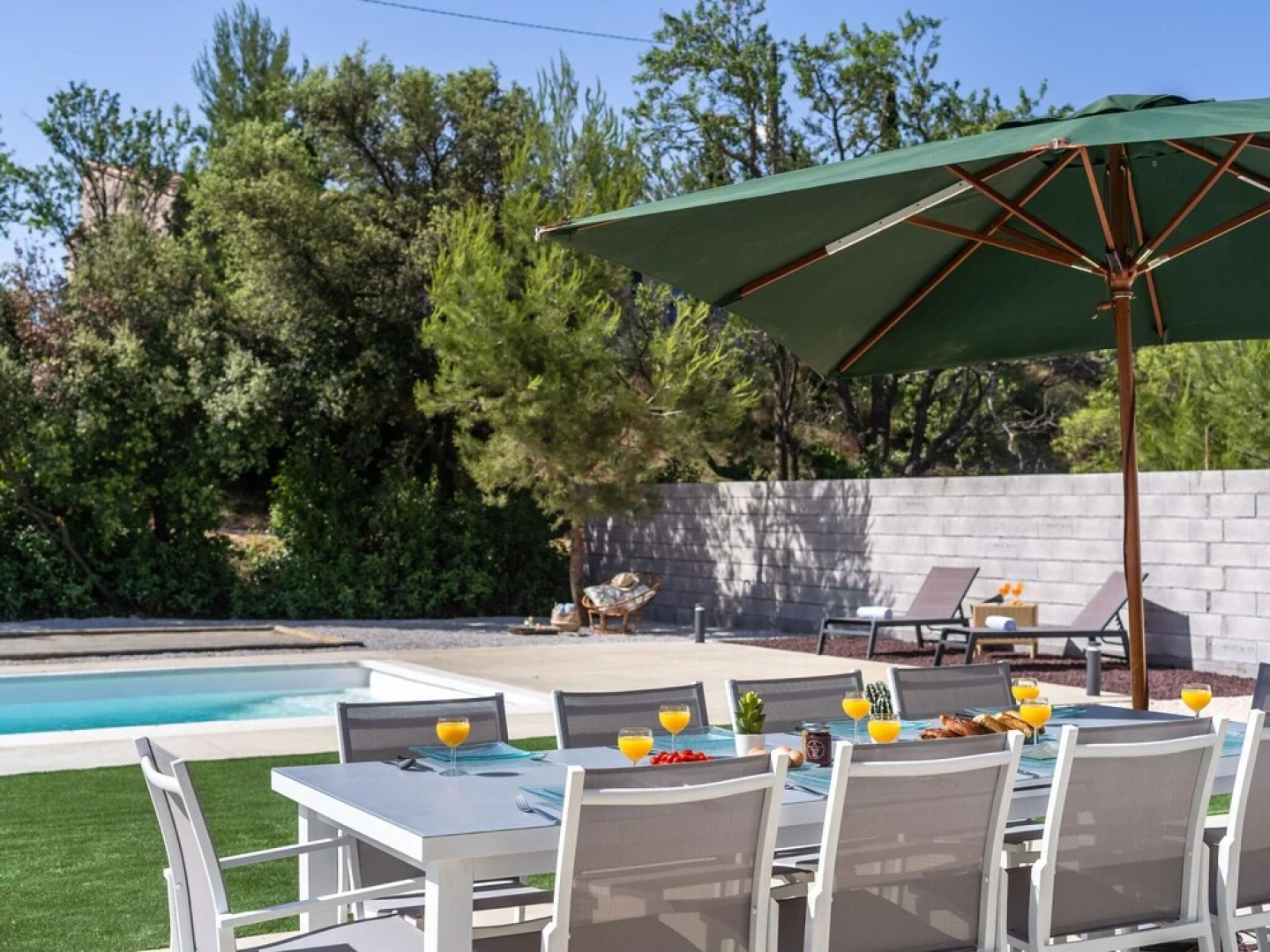 Villa With air Conditioning and Heated Private Swimming Pool in Enclosed Garden Near Beaufort