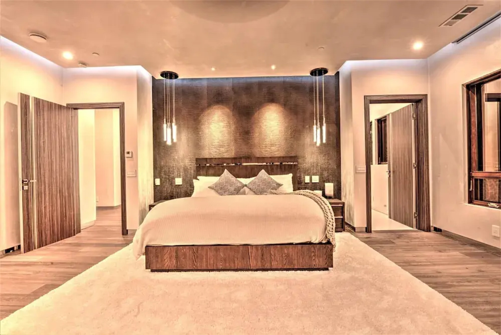 Lx1a: Luxury Contemporary Villa in The Middle of Nature