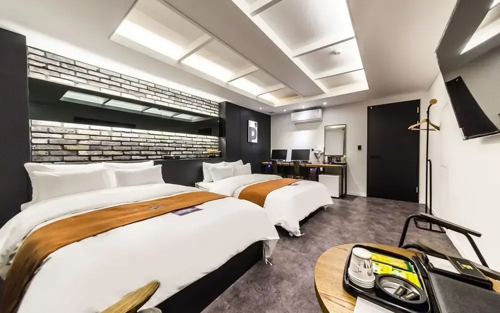 Sanbon Hotel in Cafe