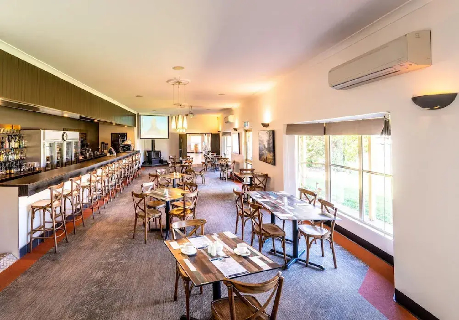 Parkes International Motor Inn