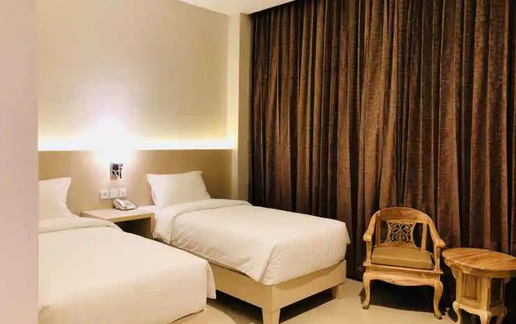 Amazing Riverside Hotel