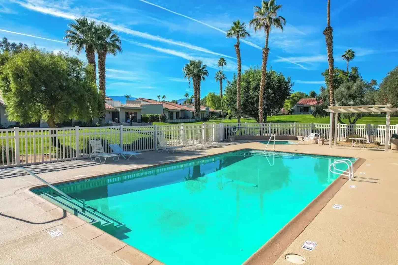 Games, Grill & Golf Course View: Palm Desert Gem!
