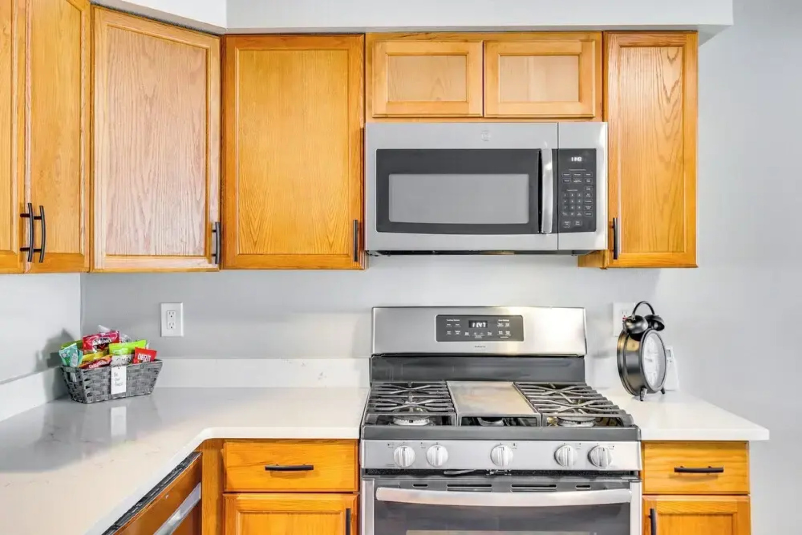 Well-equipped Buckley Apartment: 24 Mi to Tacoma!