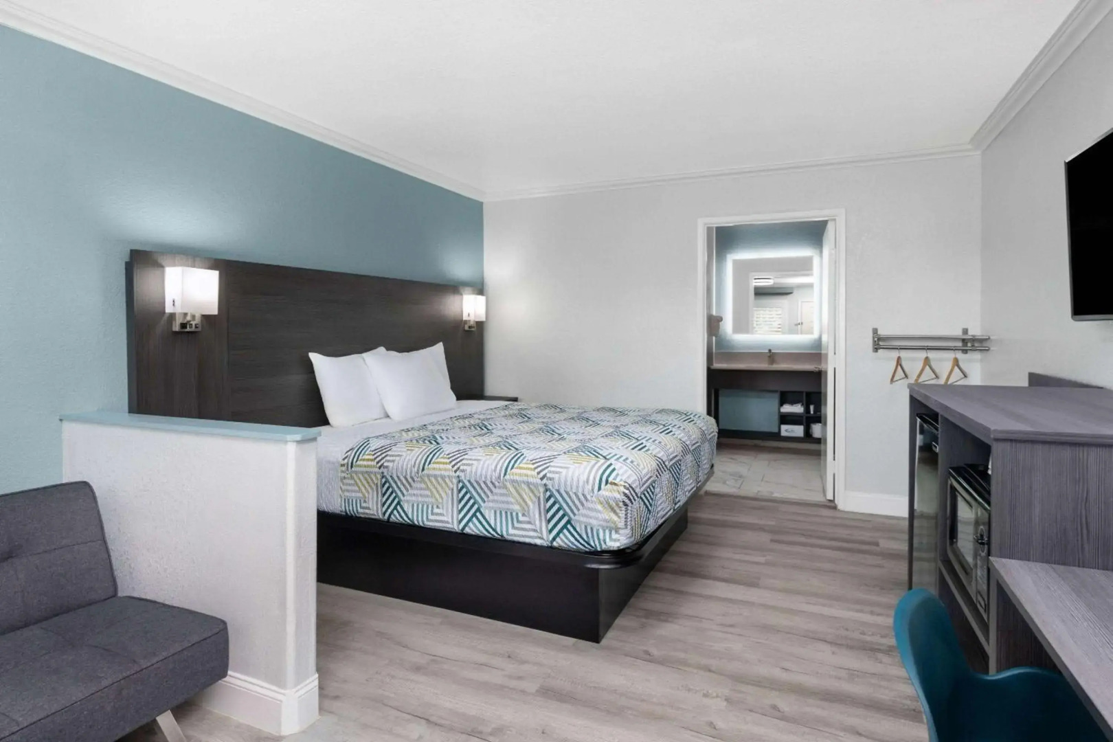 Red Lion Inn & Suites Lemoore