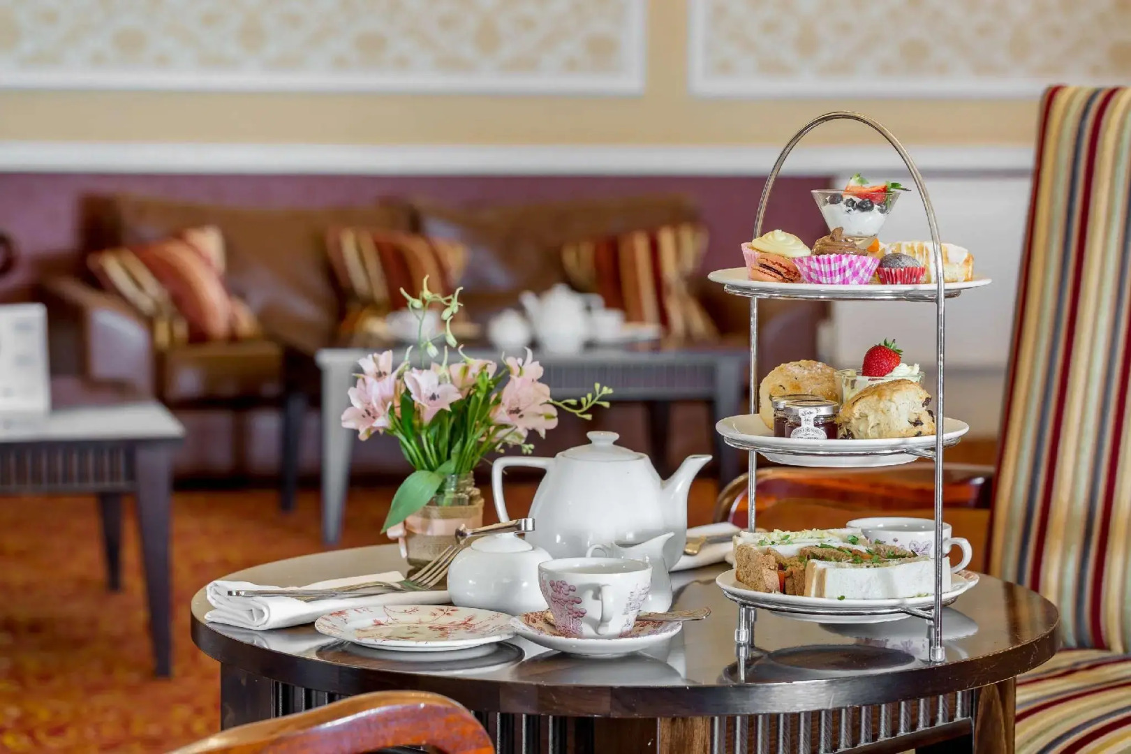 Muthu Westcliff Hotel (Near London Southend Airport)