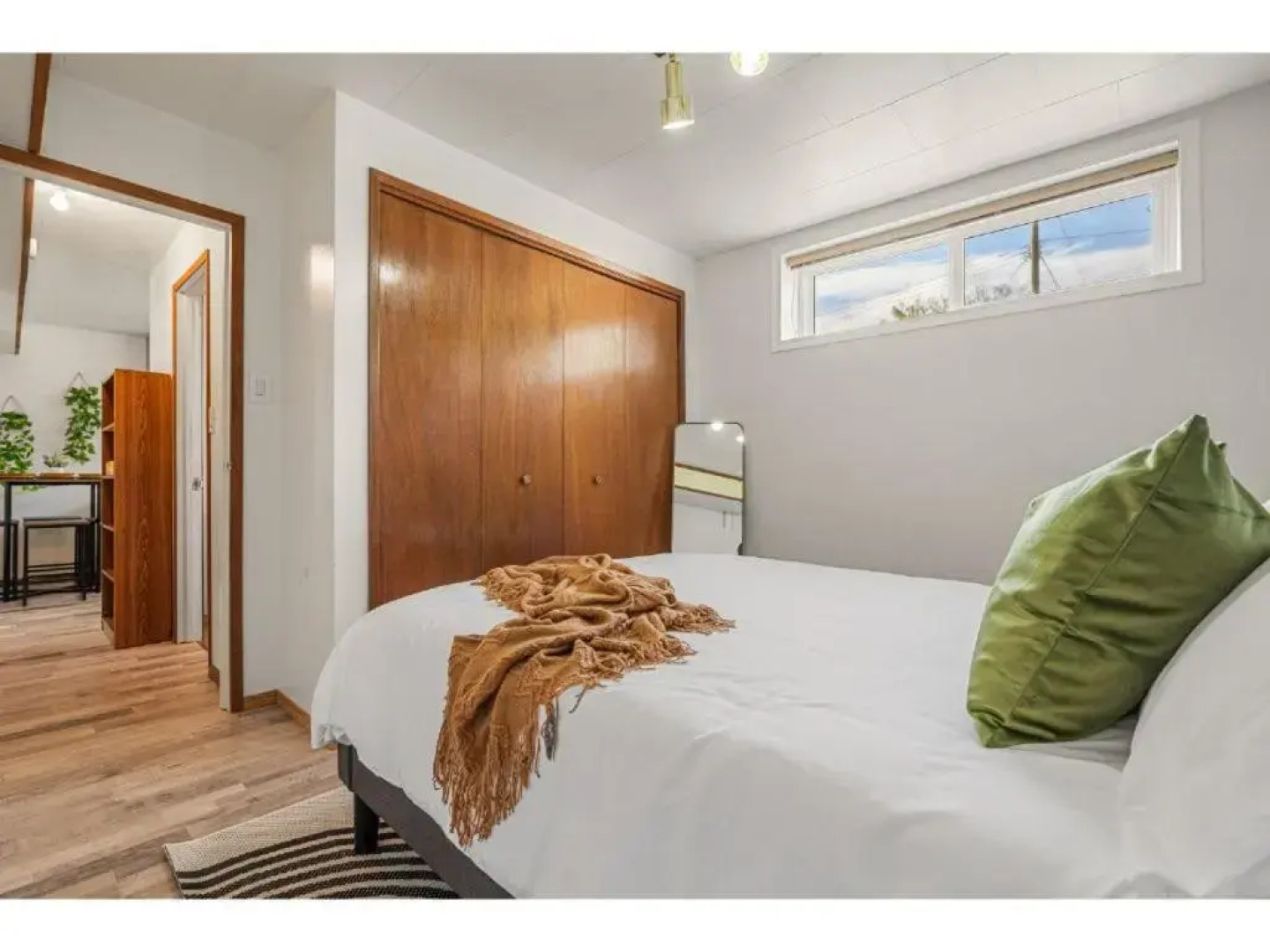 The Colour I 10 Minute To Royal Tyrrell I Sleeps 7