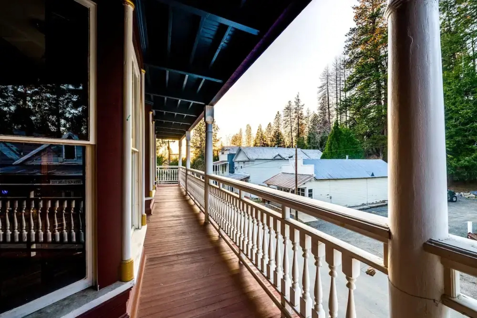 The Dutch Flat Hotel