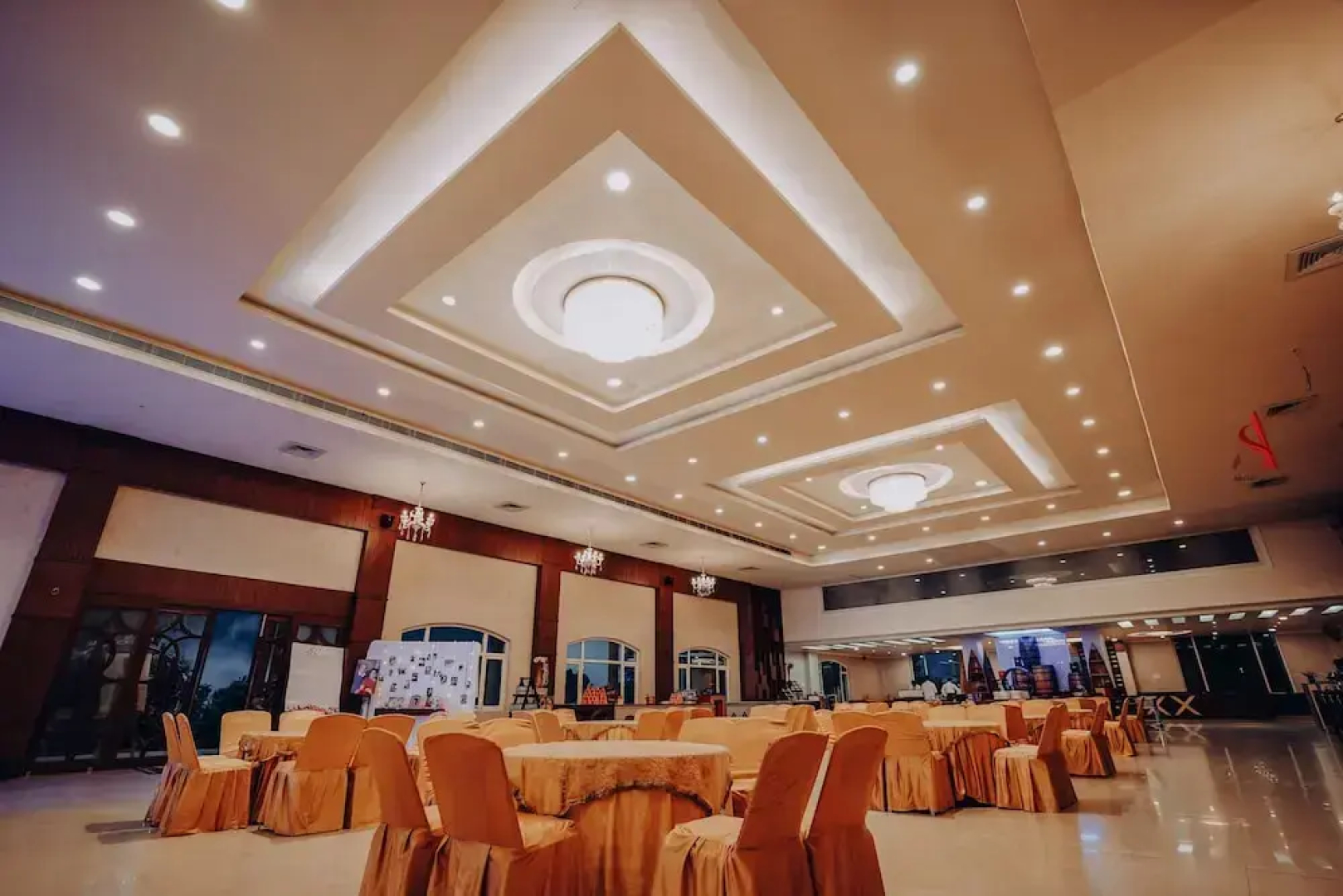 Hotel Orchid Resort
