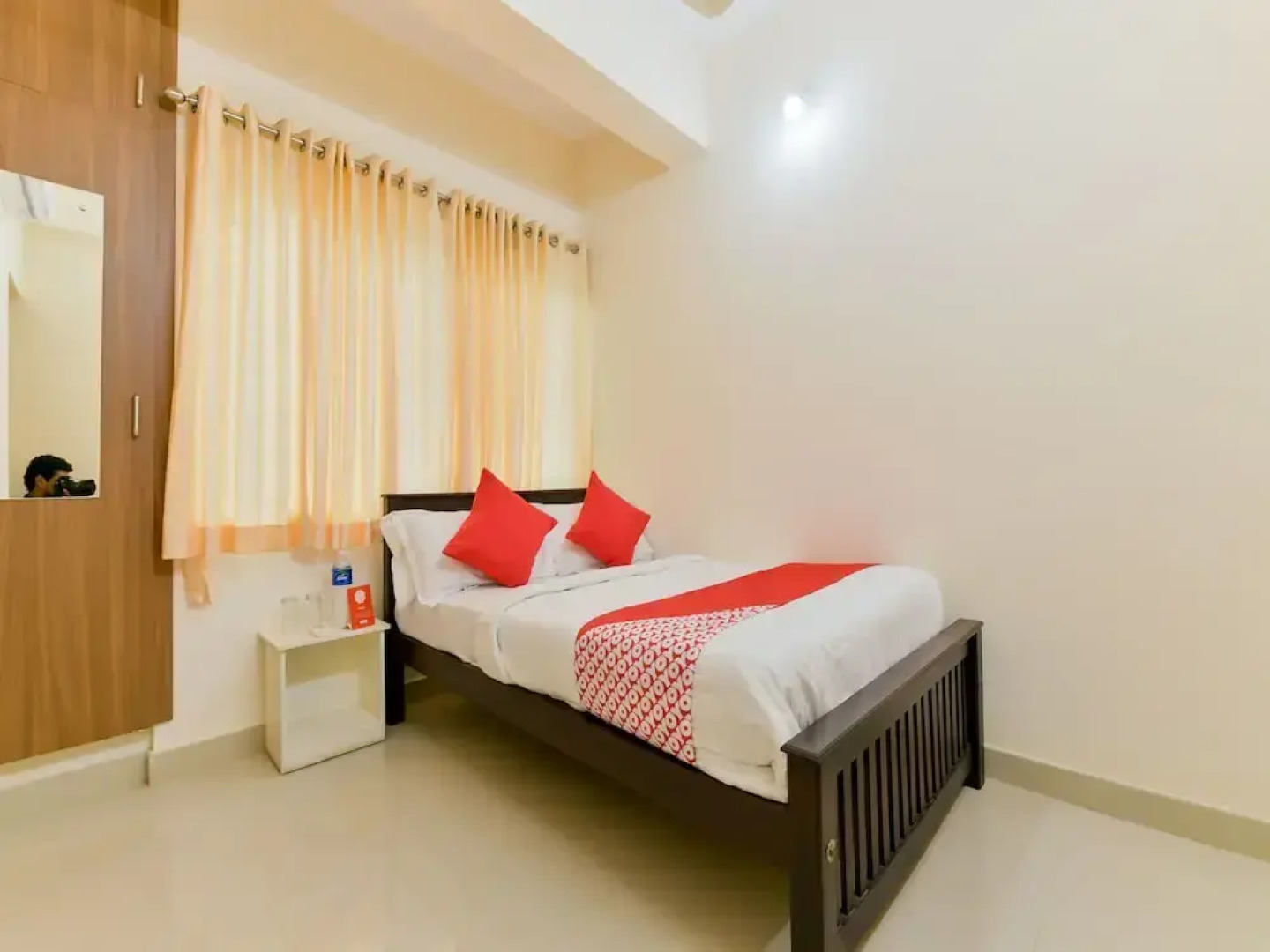 OYO 14879 Home Elegant 1BHK Kochi Airport