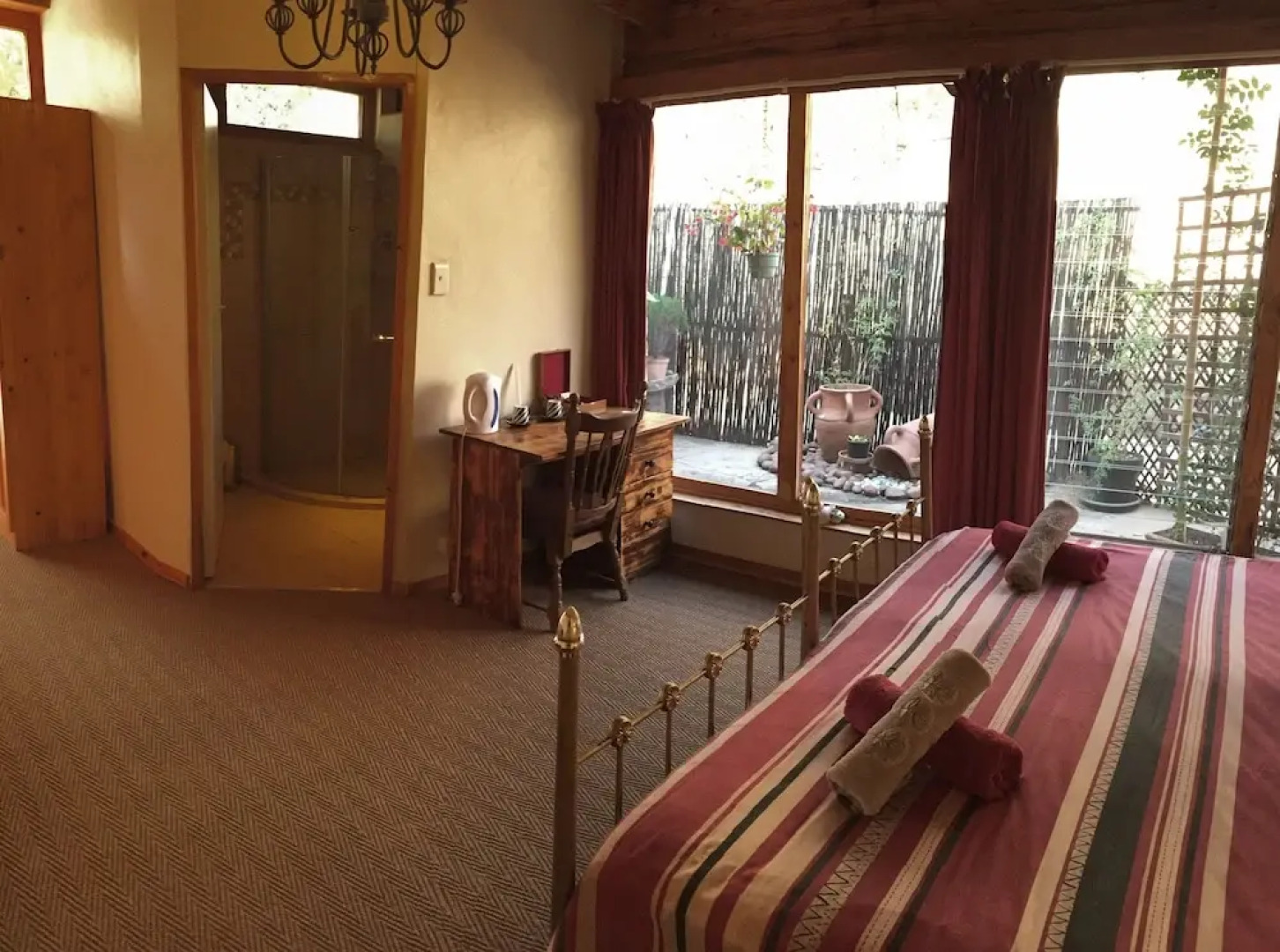 Horseback Africa - Pinto's Lodge