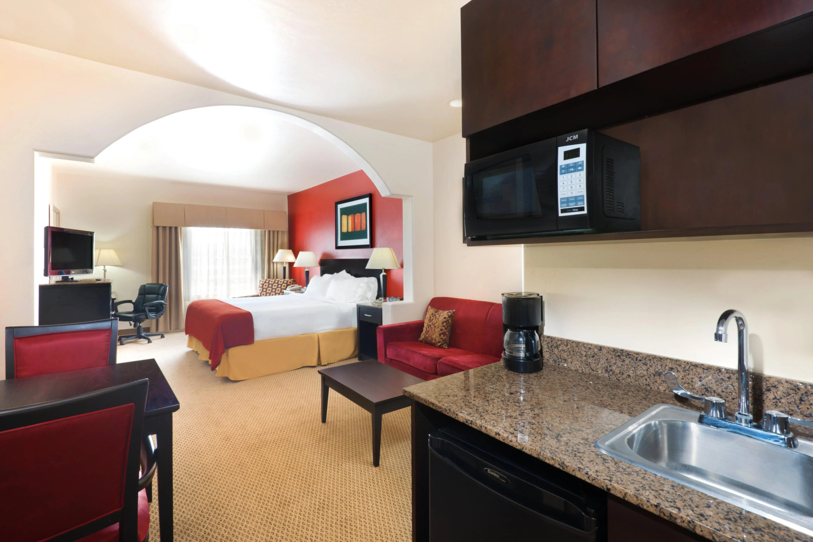 Holiday Inn Express & Suites Casa Grande by IHG