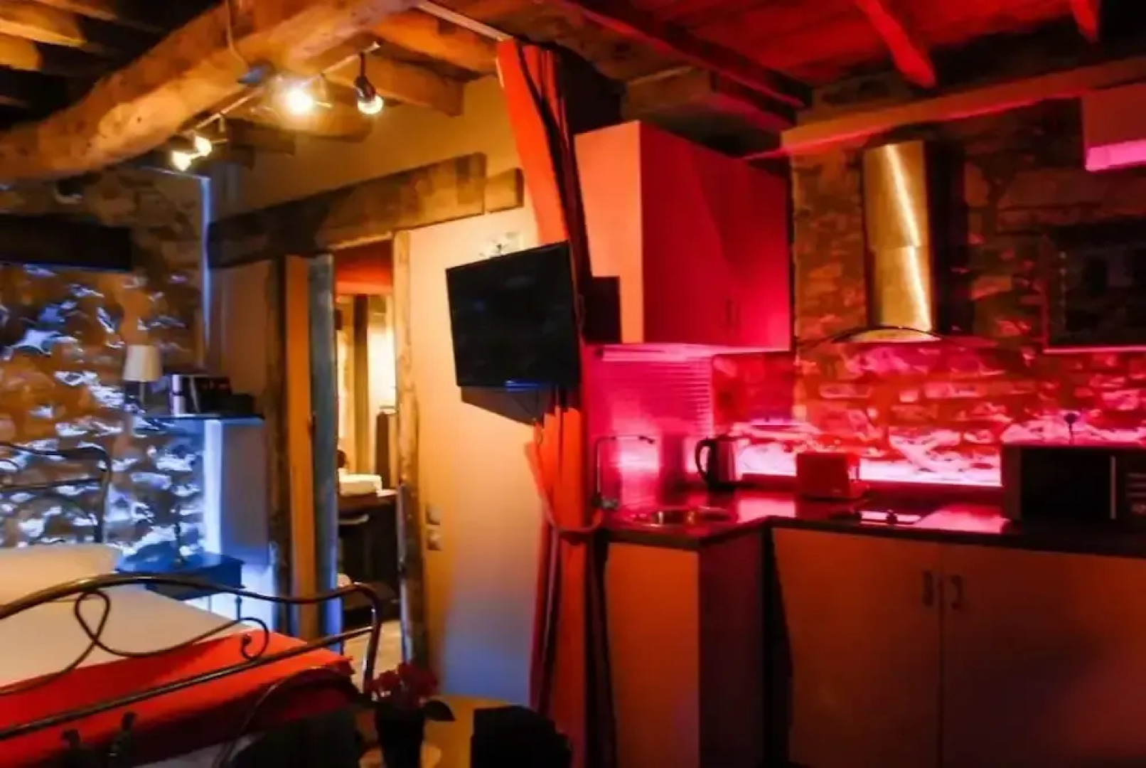 Antique Luxury Groundfloor Suite