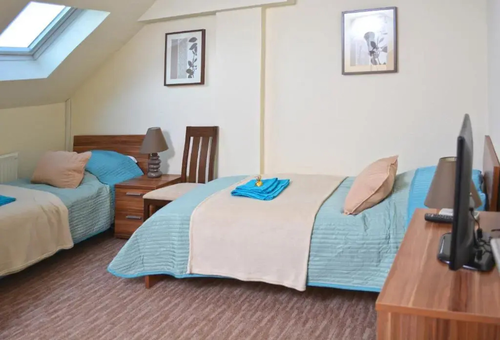 Airport Glossel Panzi