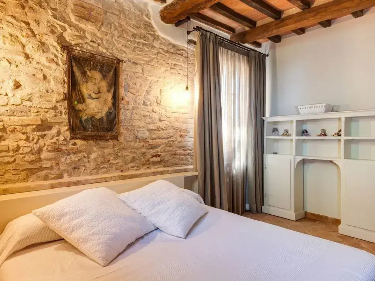 Umbria Country Shelter