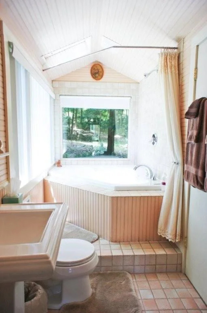 Enchanted Manor of Woodstock Bed and Breakfast