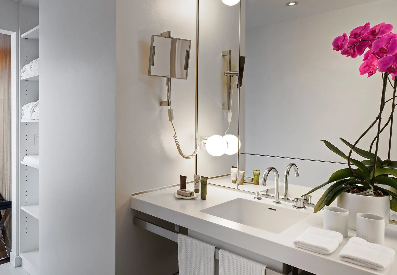 The Hotel Luzern, Autograph Collection