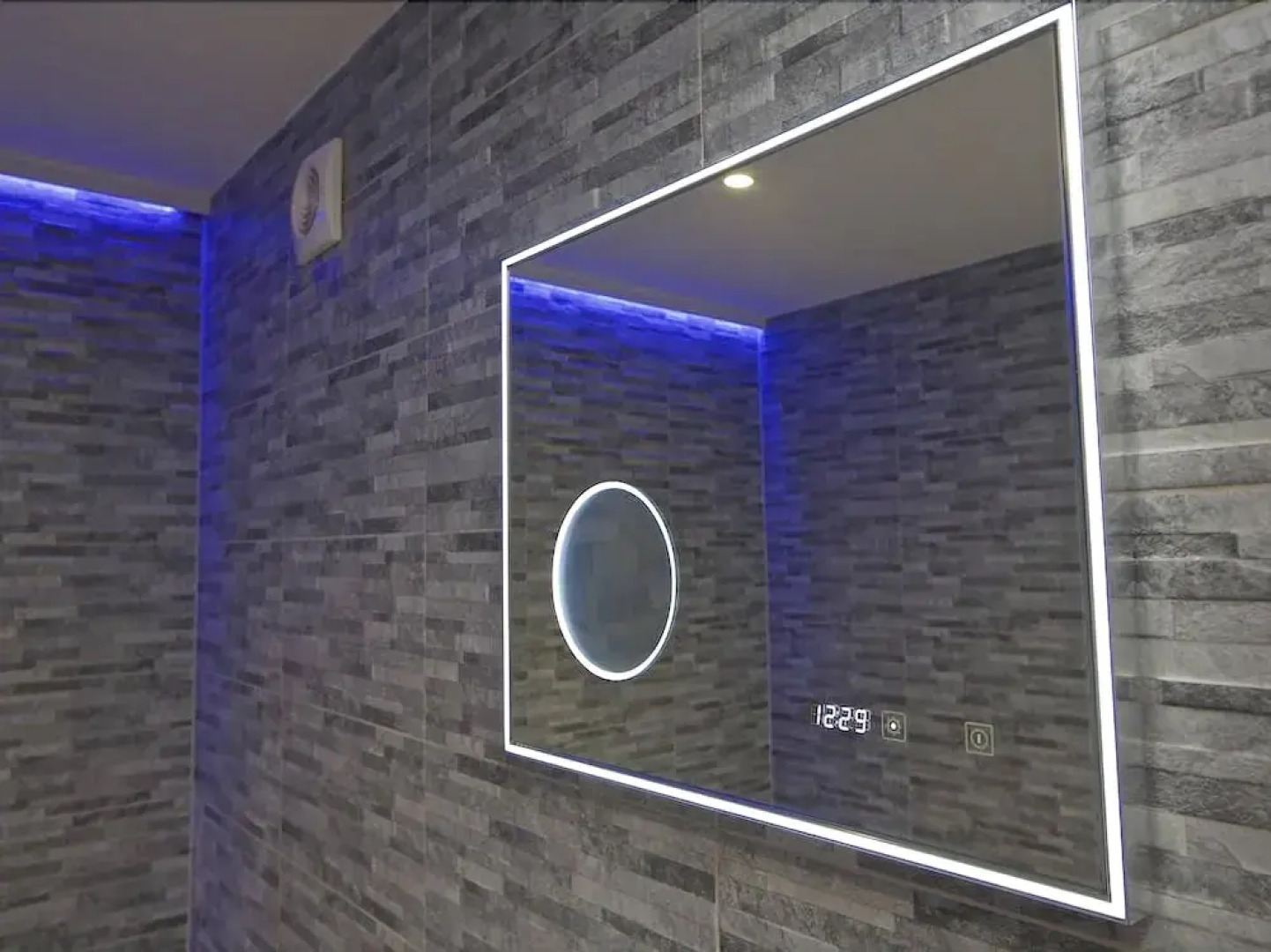 The Barn, 20 At The Beach