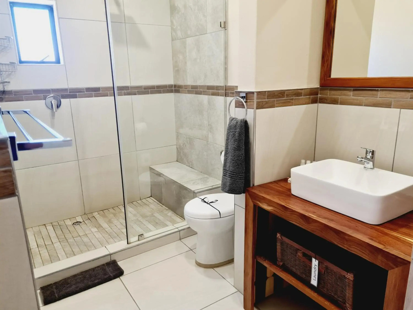 The Hank Guesthouse Pty Ltd