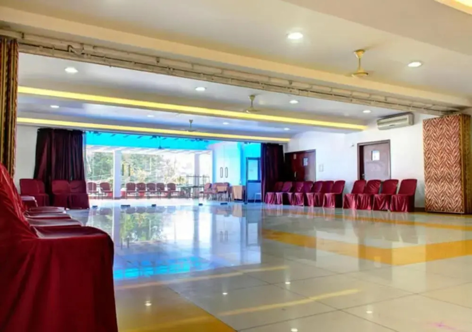 Blue Diamond The Hotel