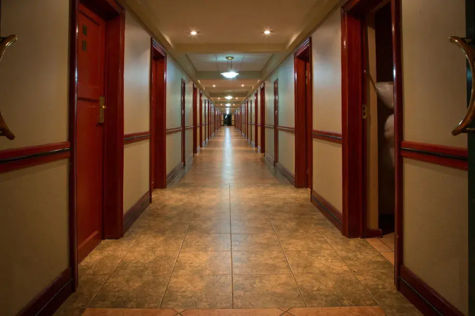 Cresta Golfview Hotel