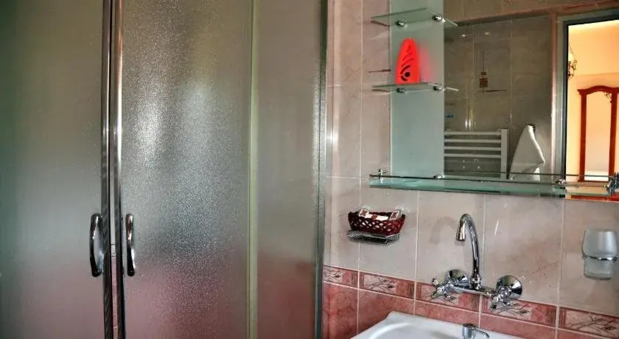 Family Hotel Varosha 2003