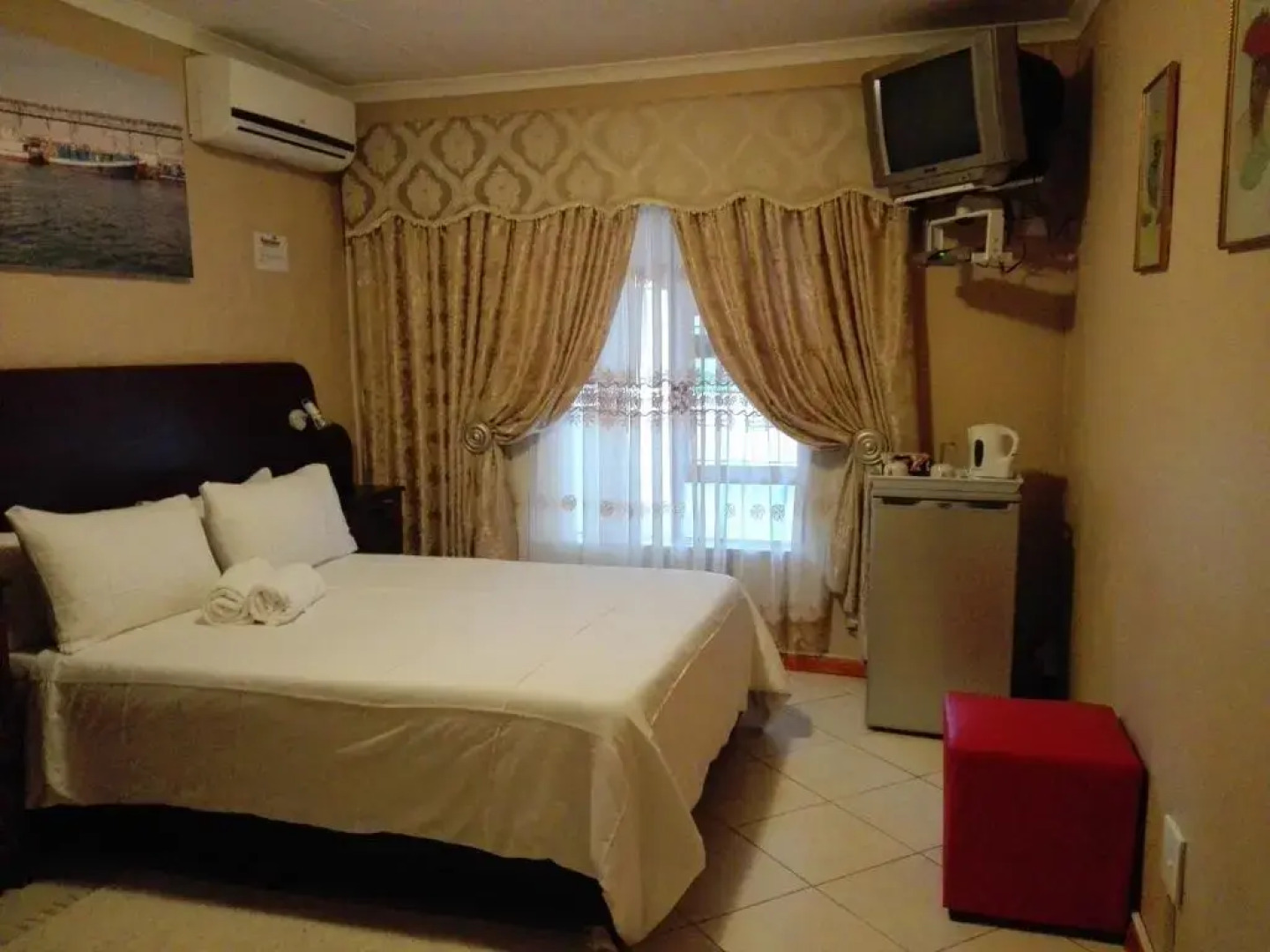 Rainbow Guest House and Tours