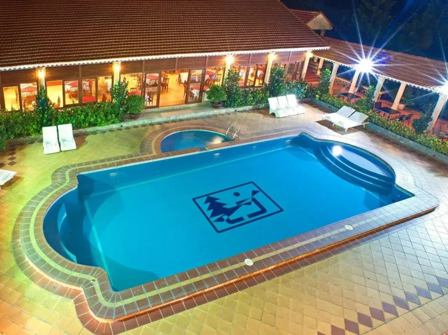 Tran Chau Beach & Resort