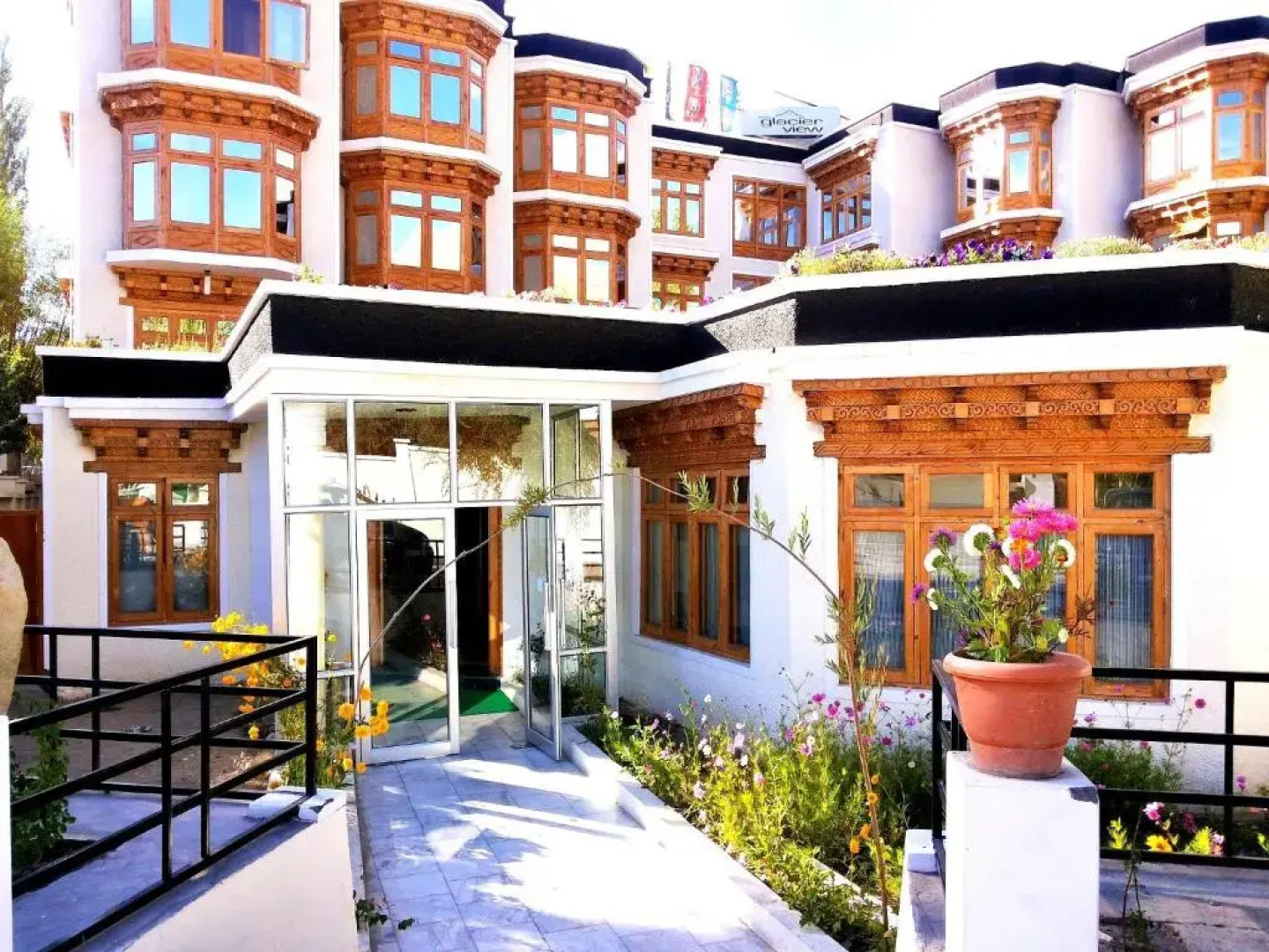 Hotel New Glacier View