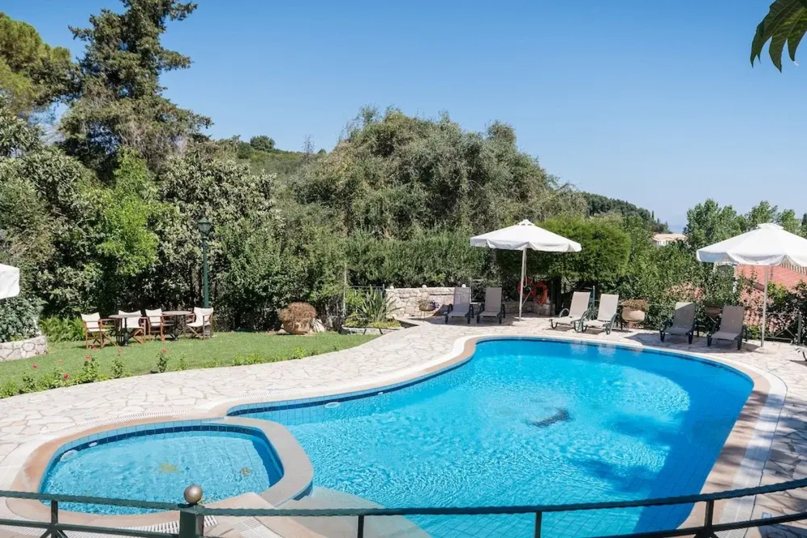 Nikiforos Apartments by Konnect, Mesongi