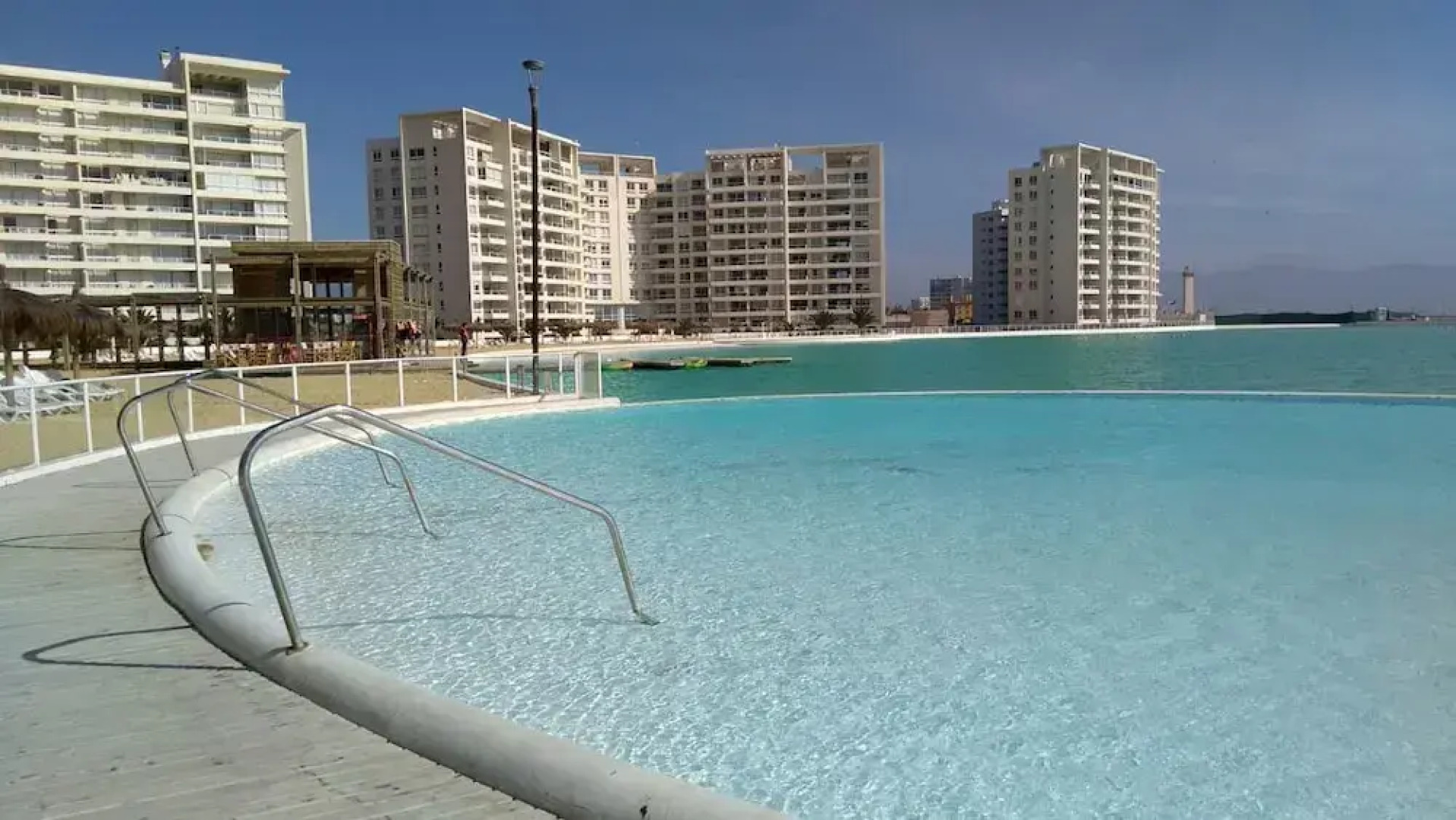 Depto. Av Pacífico Laguna del Mar