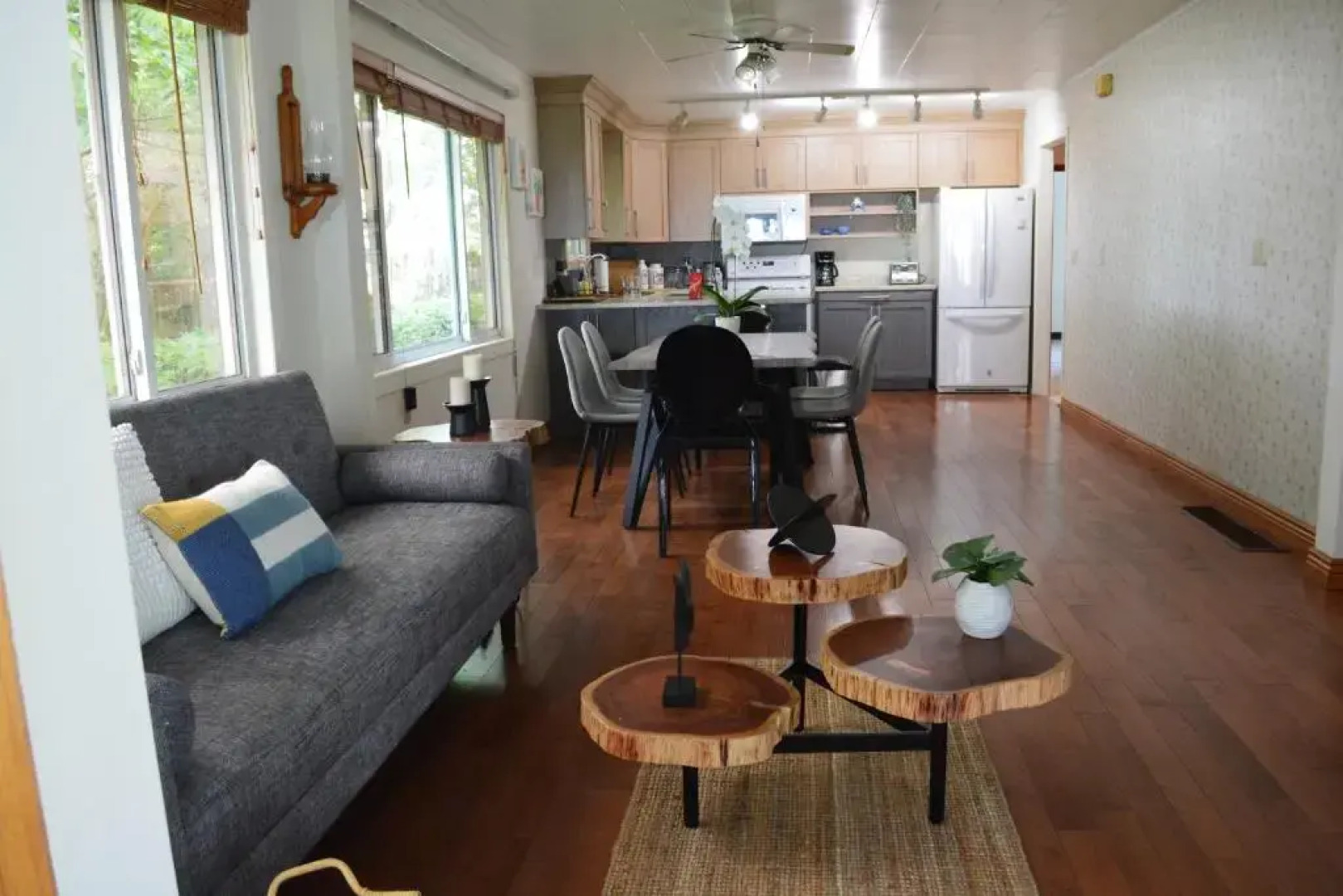 Birds Point Cottage on a Cliff facing Lake Erie.