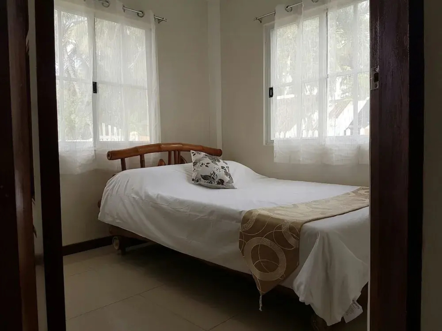 White Beach Dive & Kite Resort Carabao