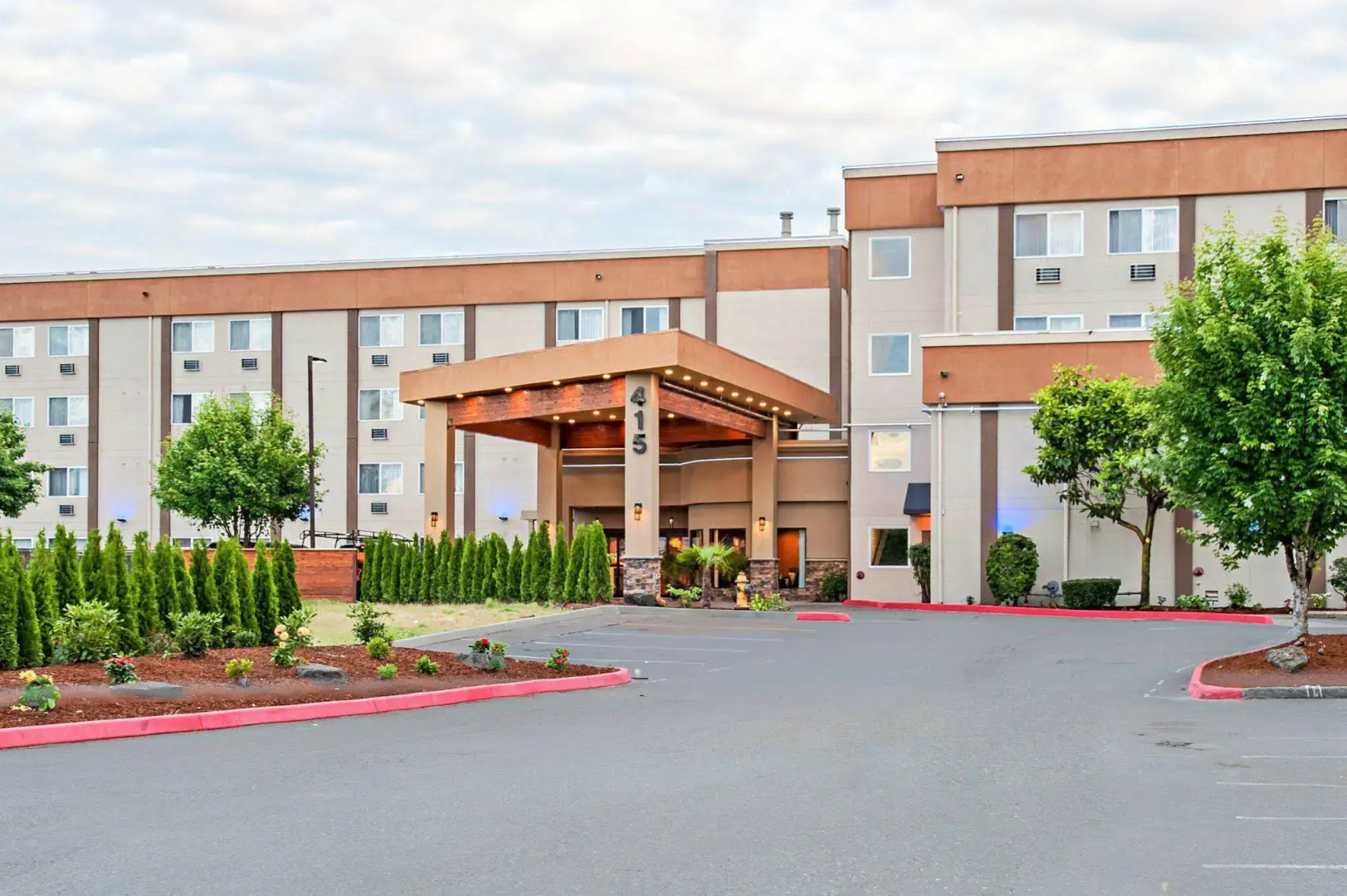 Quality Inn & Suites Kenedy - Karnes City