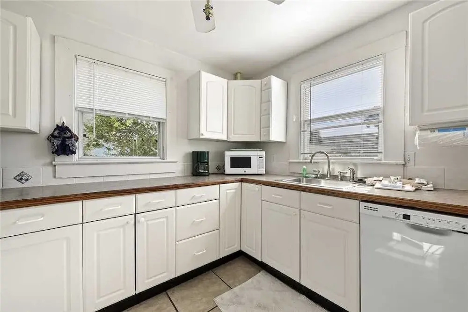 Coconut Cottage - Two Bedroom Home