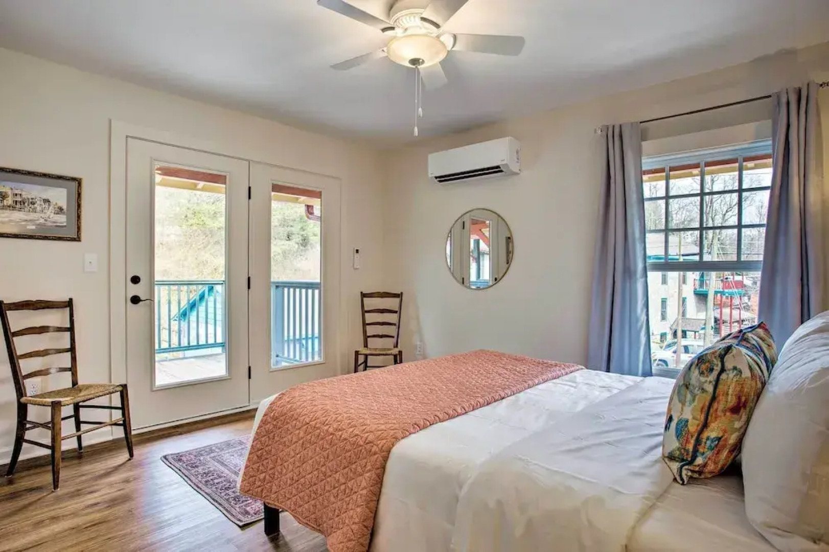 Walk to Dining: Saluda Main Street Retreat!