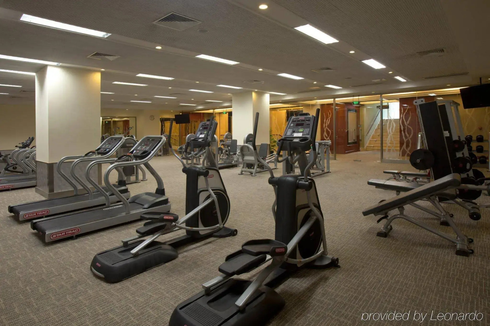 Golden Eagle Summit Hotel