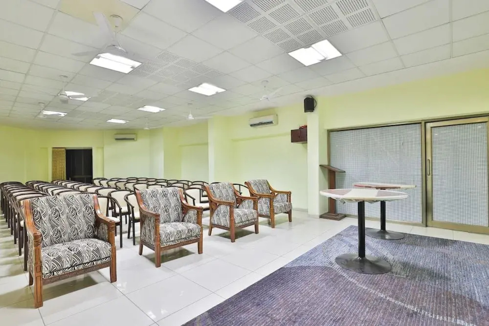 Oyo 2494 Hotel Shree Plaza