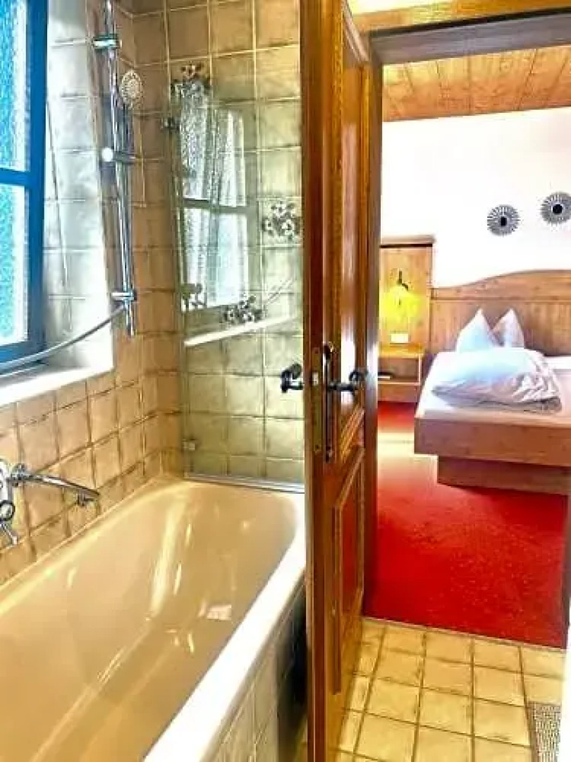 Das Maximilian by stayFritz - DZ Romberg mit Frühstück, Bergblick & Naturpool