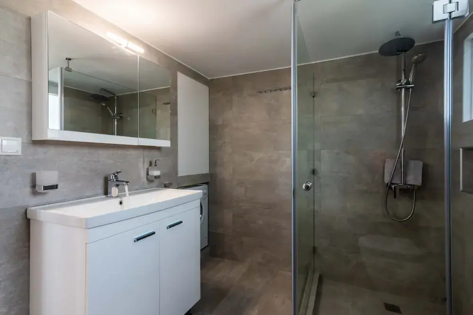 White Rock Milos Suites