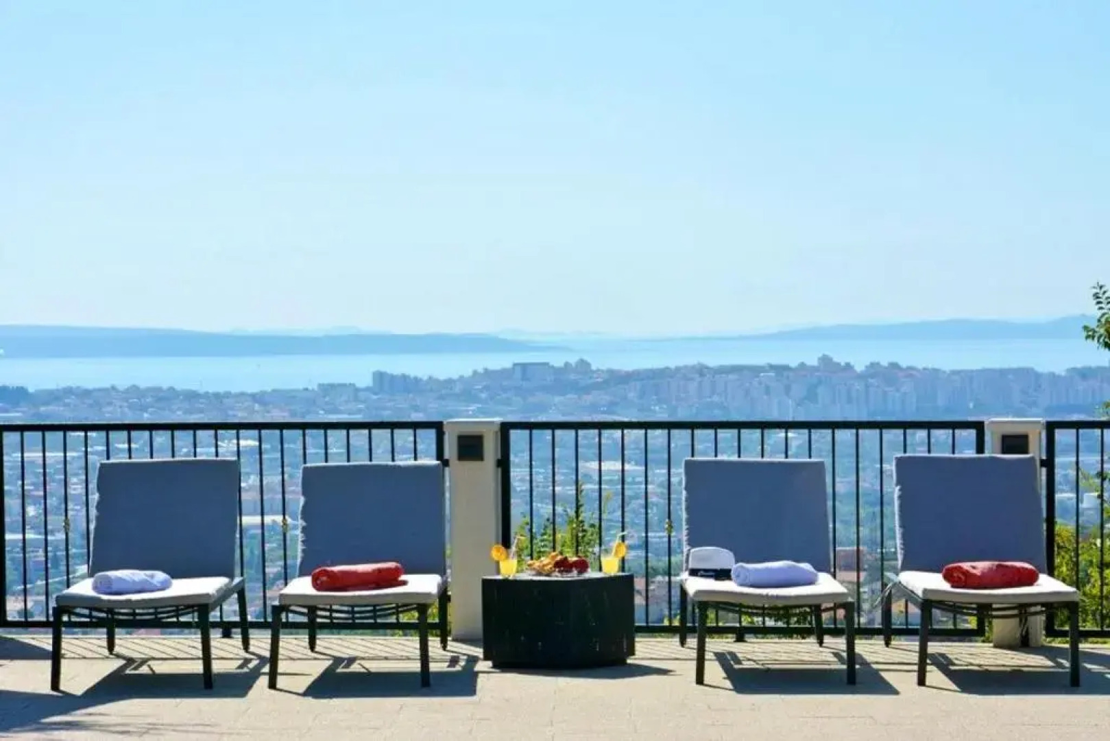 Villa with 4 bedrooms in Solin with wonderful sea view private pool enclosed garden 5 km from the beach