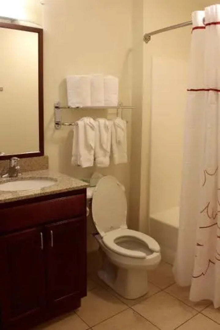 Hawthorn Suites by Wyndham Madison Fitchburg