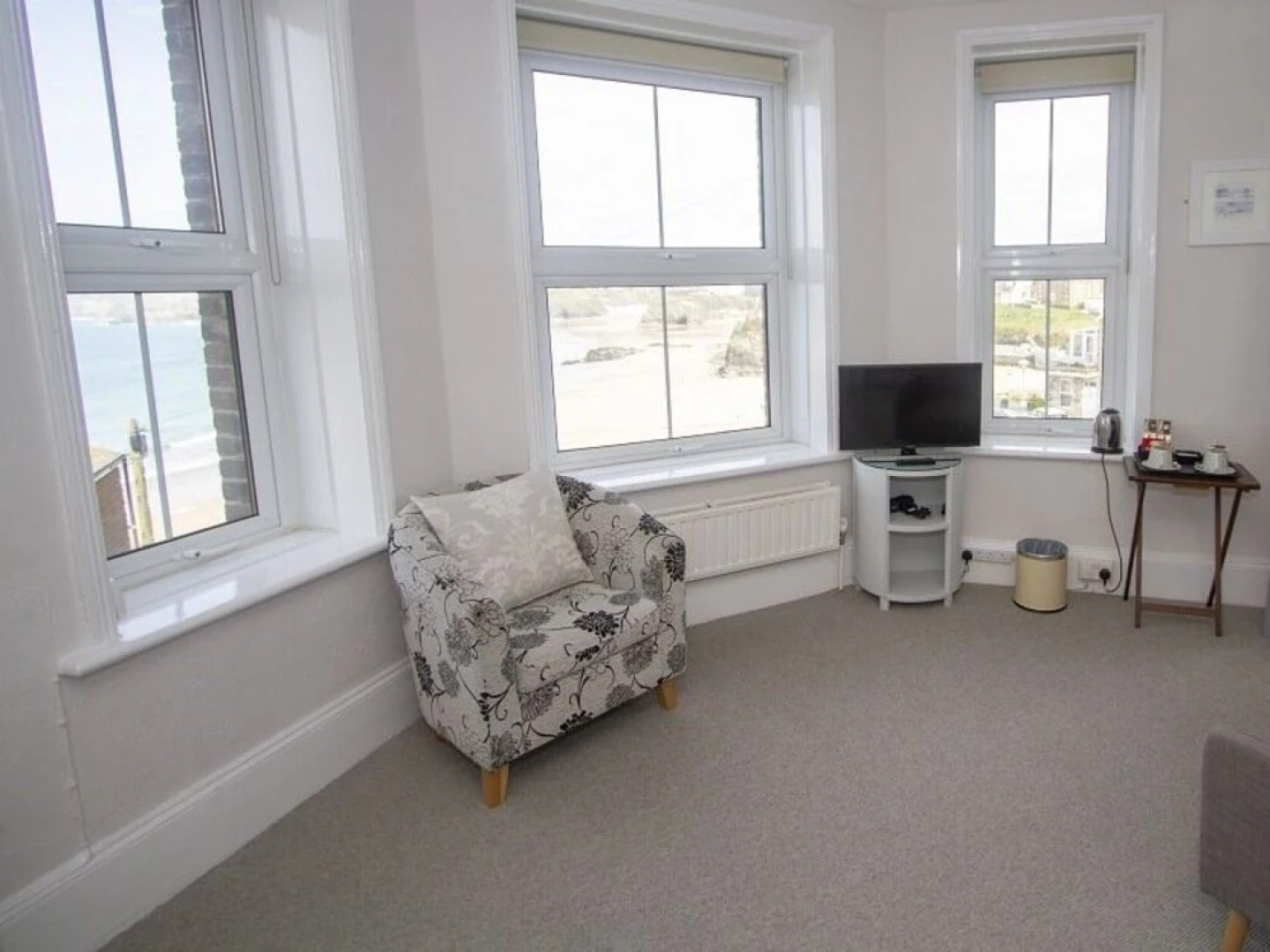 Cliff House B&B & The Moorings Apartments - Guest house