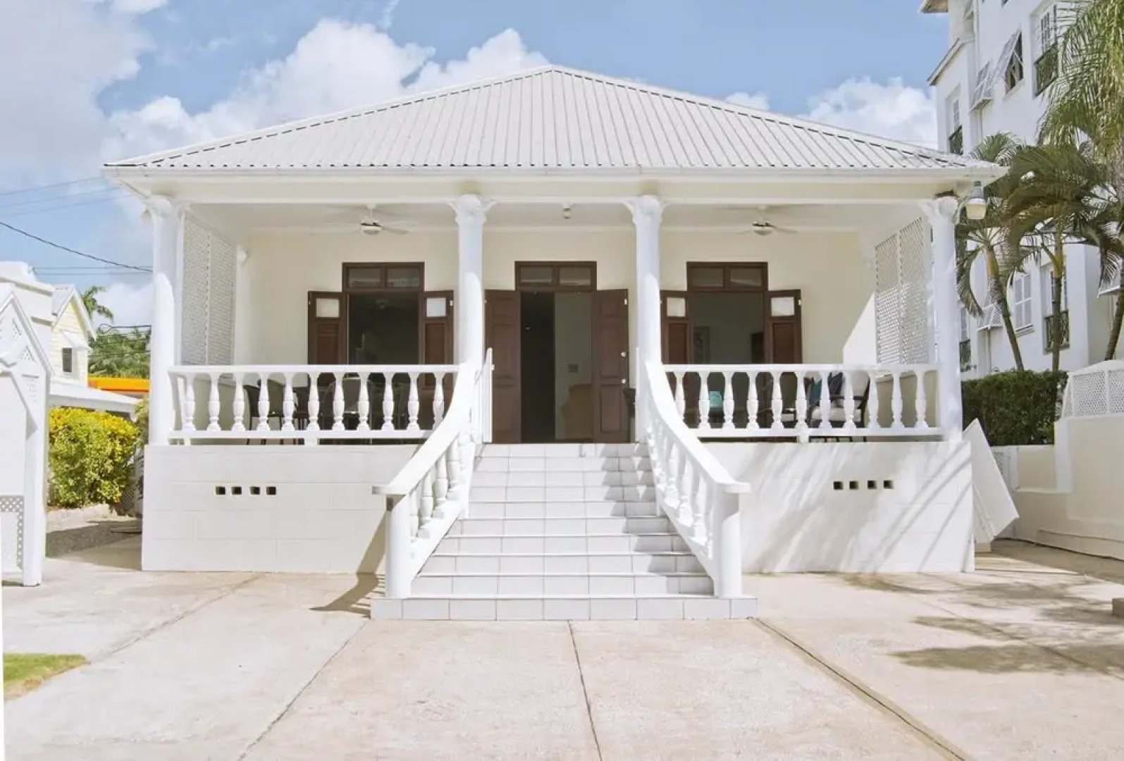 Amazing Beach Front Villa on the South Coast