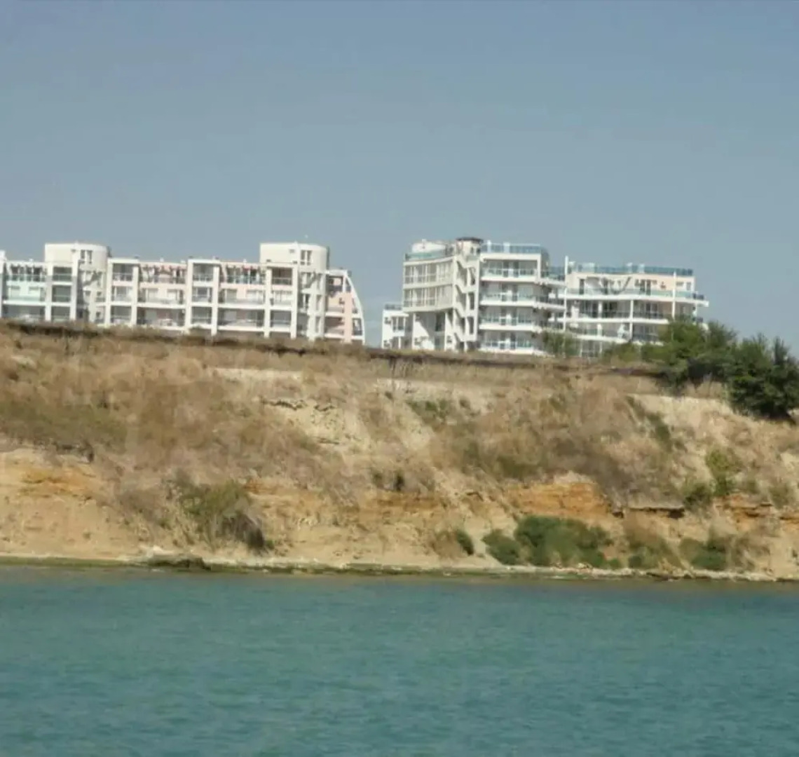 Sea View 1 Bed Apartment With Stunning Ocean Views