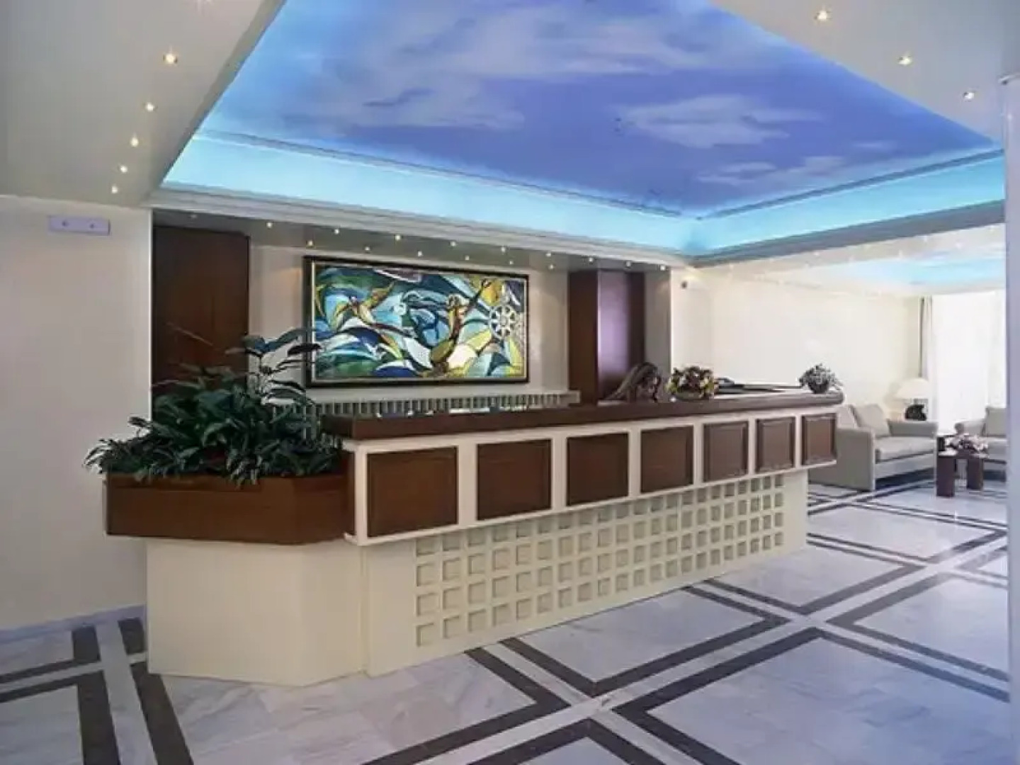 Plaza Vouliagmeni Strand Hotel